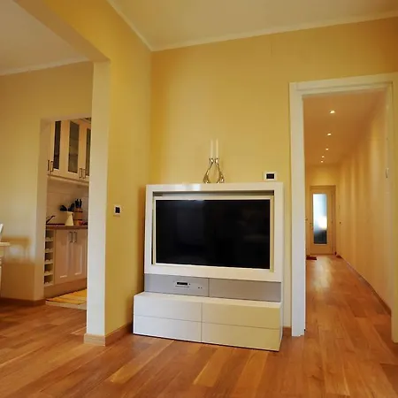 Comfortable&convenient In The Center - Zanobi Delux *